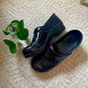 Used Dansco Sanitas, size 41, black snake print